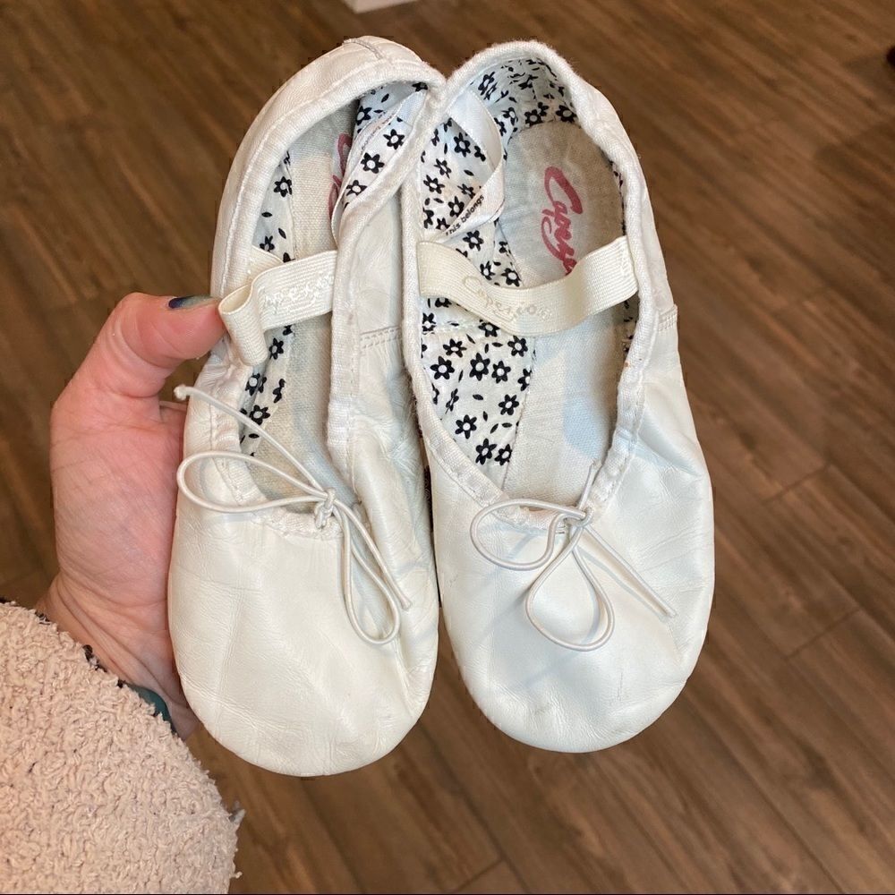 Girls White Leather Dance Shoes 1.5